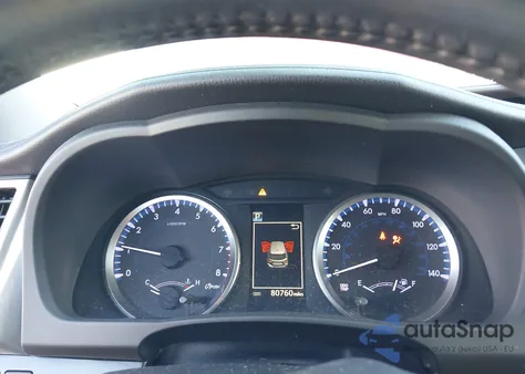 2018 Toyota Highlander Le Plus z USA, uszkodzony, nr VIN 5TDBZRFH9JS835657